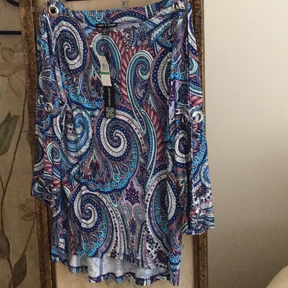 New Cable & Gauge Women’s Top.